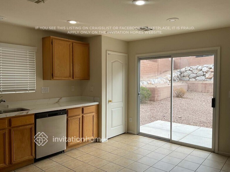 Building Photo - 577 Uxbridge Dr