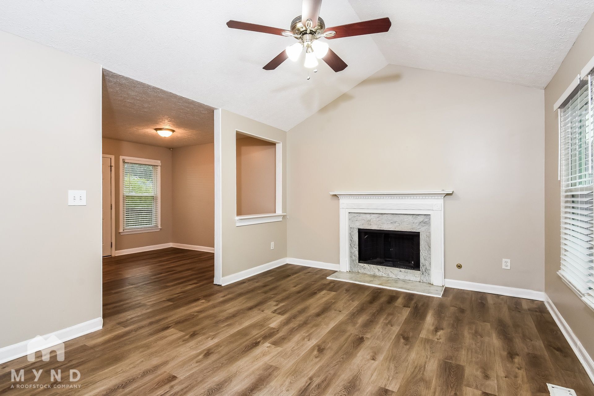 Building Photo - 308 Arapaho Dr SE