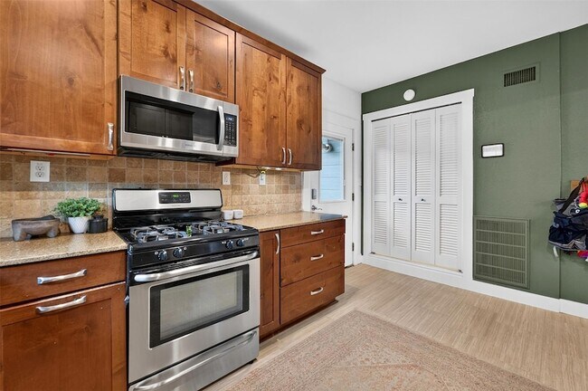 Building Photo - 14541 Hunters Pass
