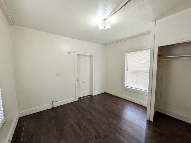 Building Photo - 810 Peach Ave