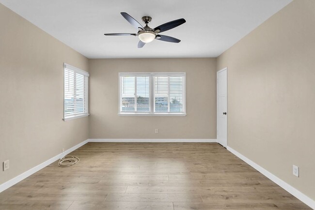 Building Photo - 853 Emerald St