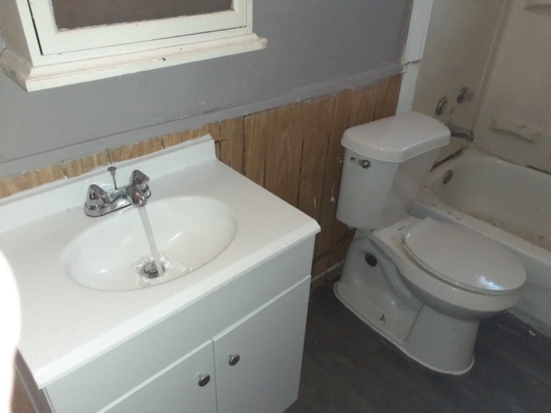 Building Photo - 848 Daffodil Dr