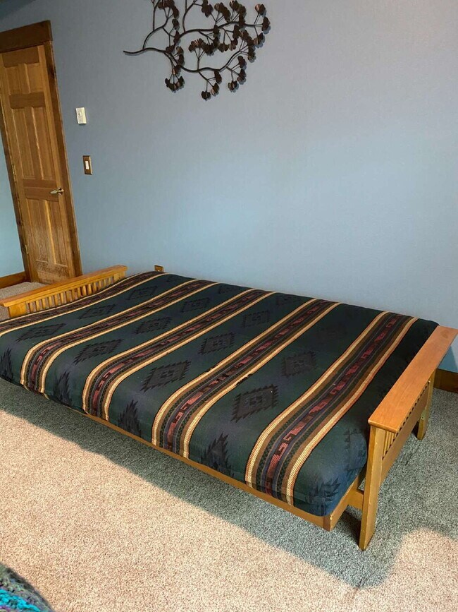 Building Photo - "Spacious 4-Bedroom Retreat with 3 Full Ba...