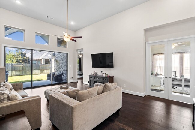 Building Photo - 2210 Bristlegrass Dr