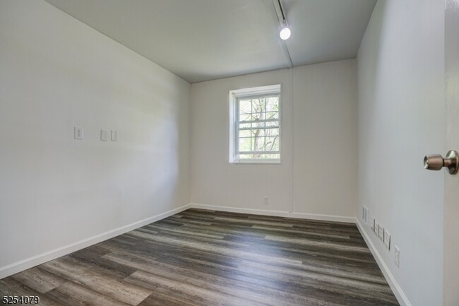 Building Photo - 2 Whitney Terrace