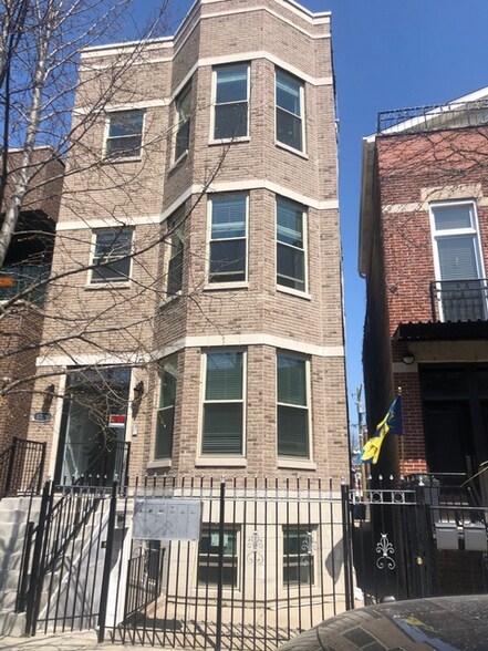 Primary Photo - 1826 W Erie St