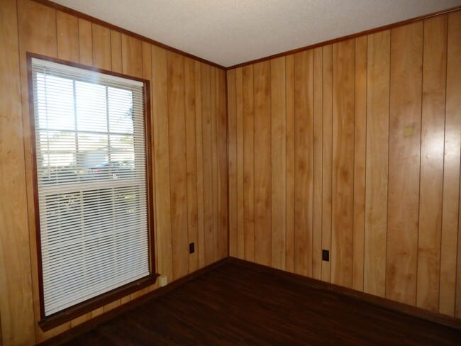 Building Photo - Quaint Home - Heart of Milton