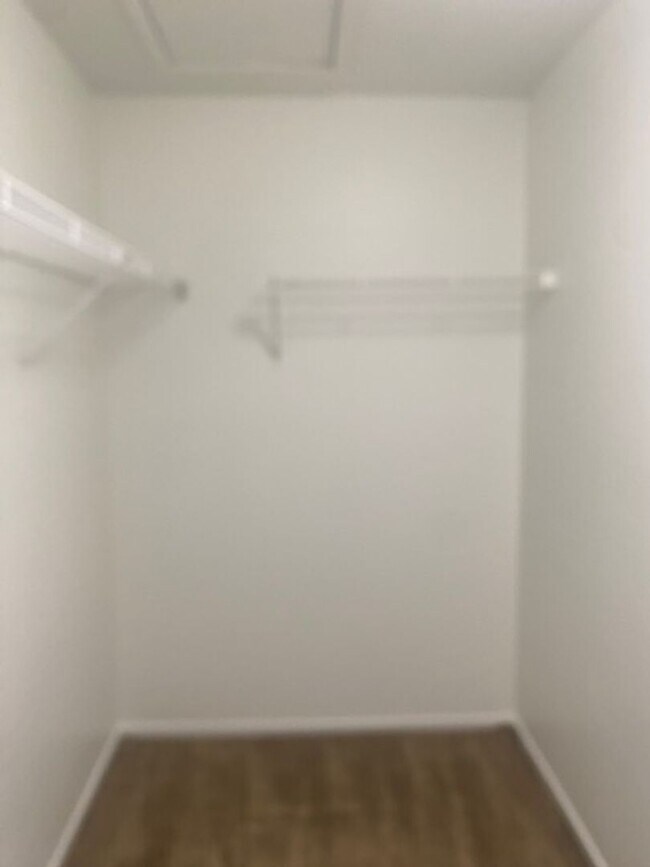 Building Photo - 7918 Point Oaks Ct