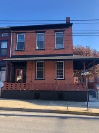 Building Photo - 200 Walnut St