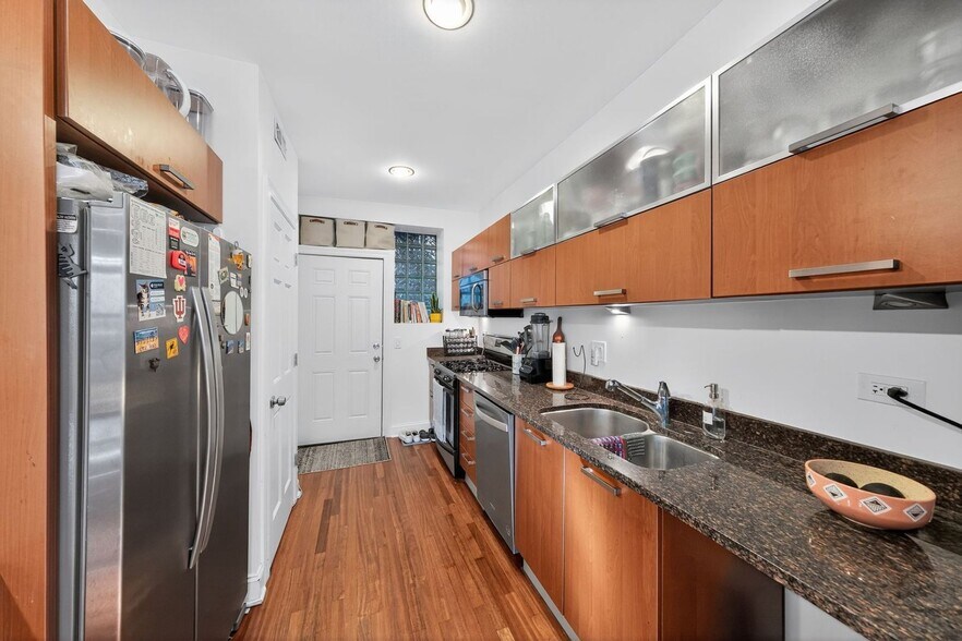 Building Photo - 1362 W Estes Ave