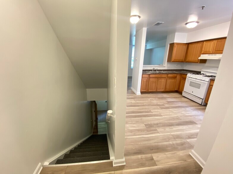 Building Photo - 4048 Ogden St