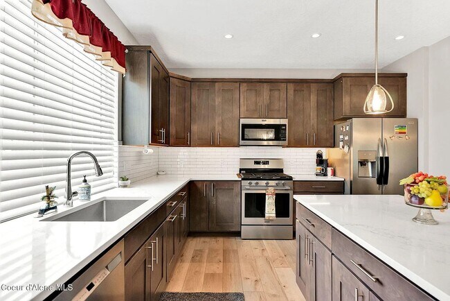 Building Photo - Coeur d'Alene Place – 3 Bed, 2.5 Bath Home...