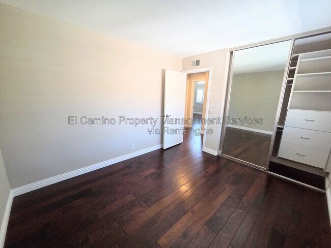 Building Photo - 2702 Belmont Ct