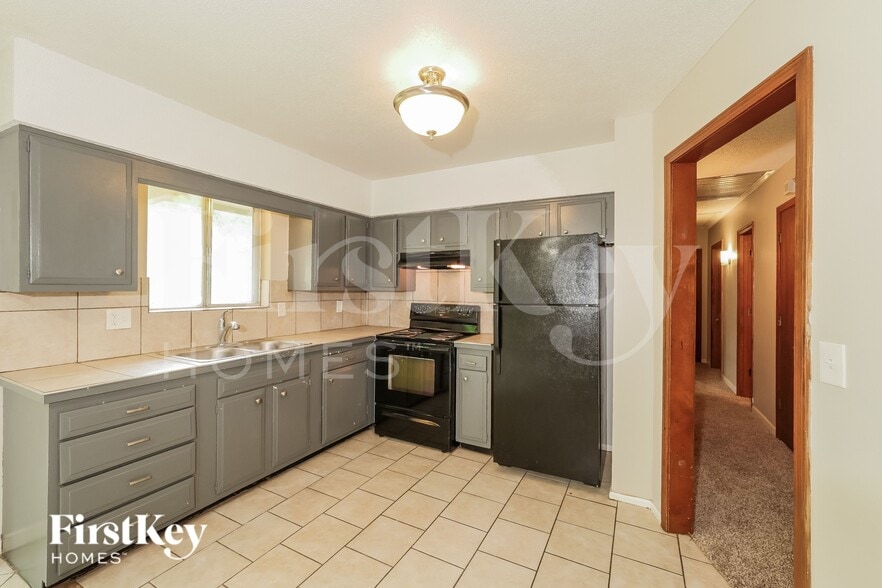 Building Photo - 9827 Drury Ave