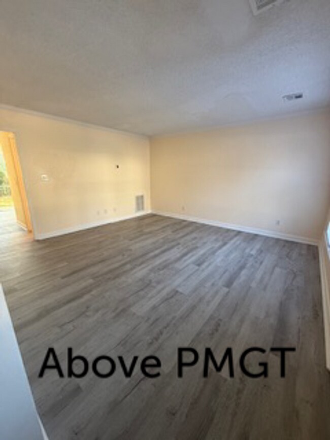 Building Photo - E Blackstock Rd-11