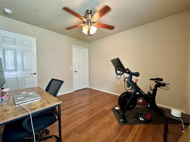 Building Photo - 7521 Cedar Edge Dr