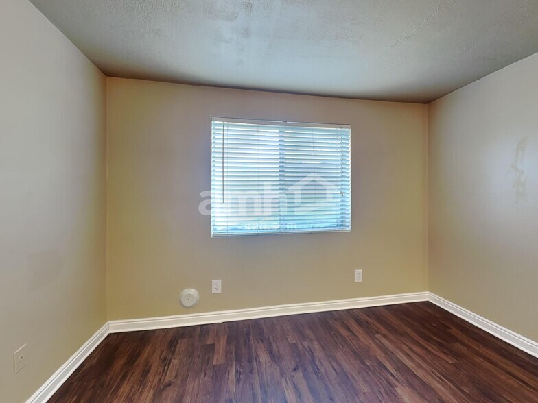 Building Photo - 8706 S Pebble Crest Way