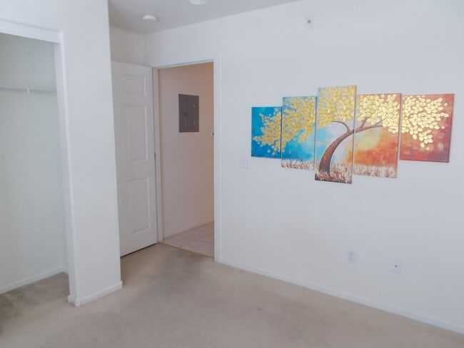 Building Photo - 1825 Cutlass Dr