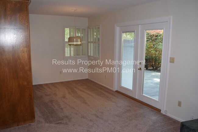 Building Photo - Tranquil Roseville Location