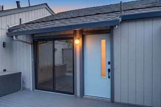 Building Photo - Beautiful 2BR/2BA Townhome with Valley Views, Covered Parking & In-Unit Laundry