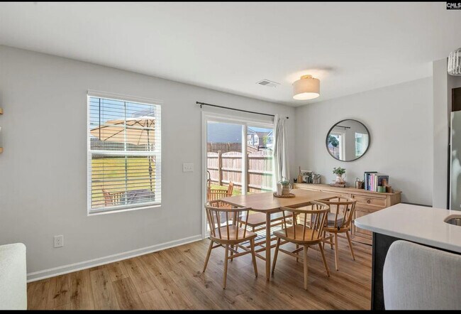 Building Photo - 714 S Long Star Wy