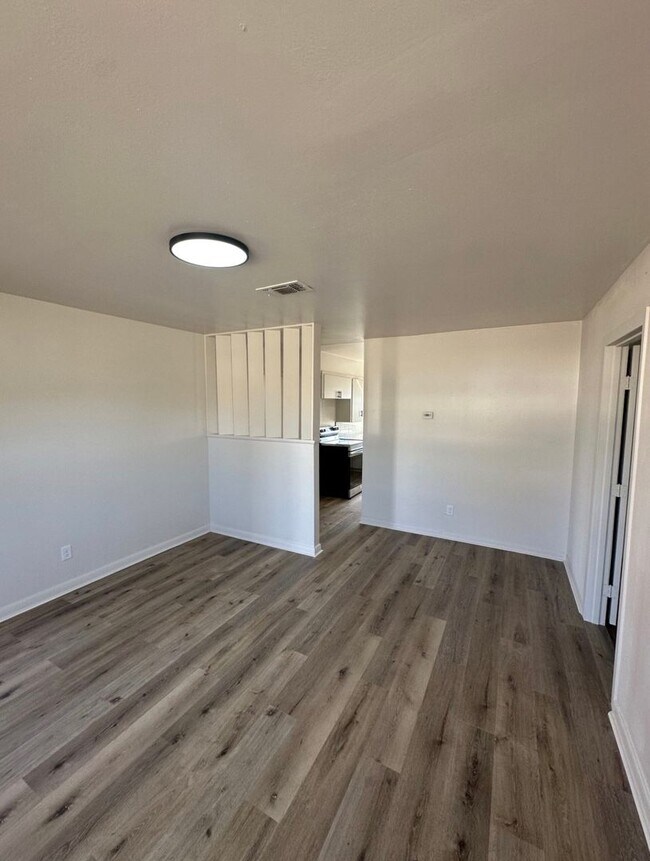 Building Photo - Cozy Contemporary Cottage – Charming 3-Bed...