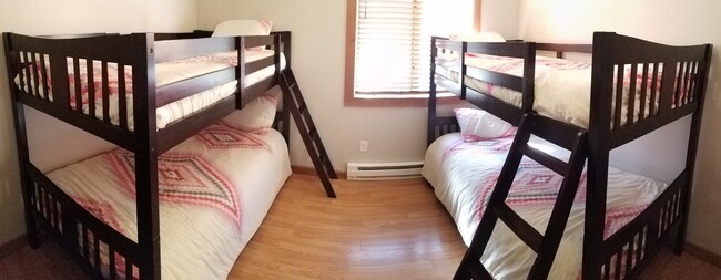 Bedroom 3 - Bunk beds - 94 Brookside Dr