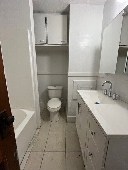 Building Photo - 510 S Kaley St