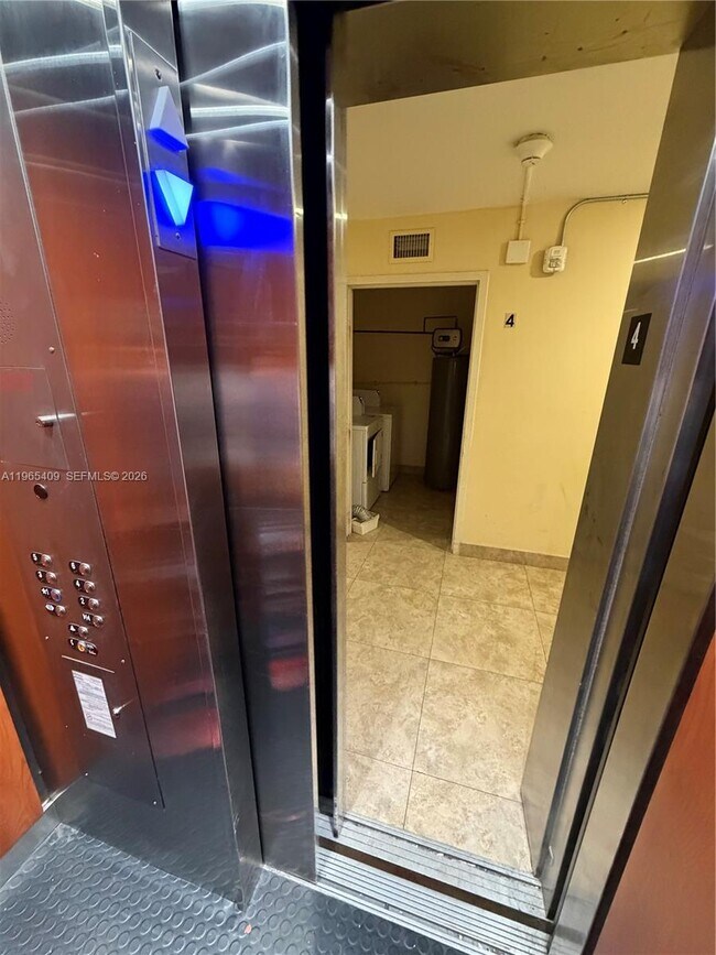 Building Photo - 1830 Dixieana St