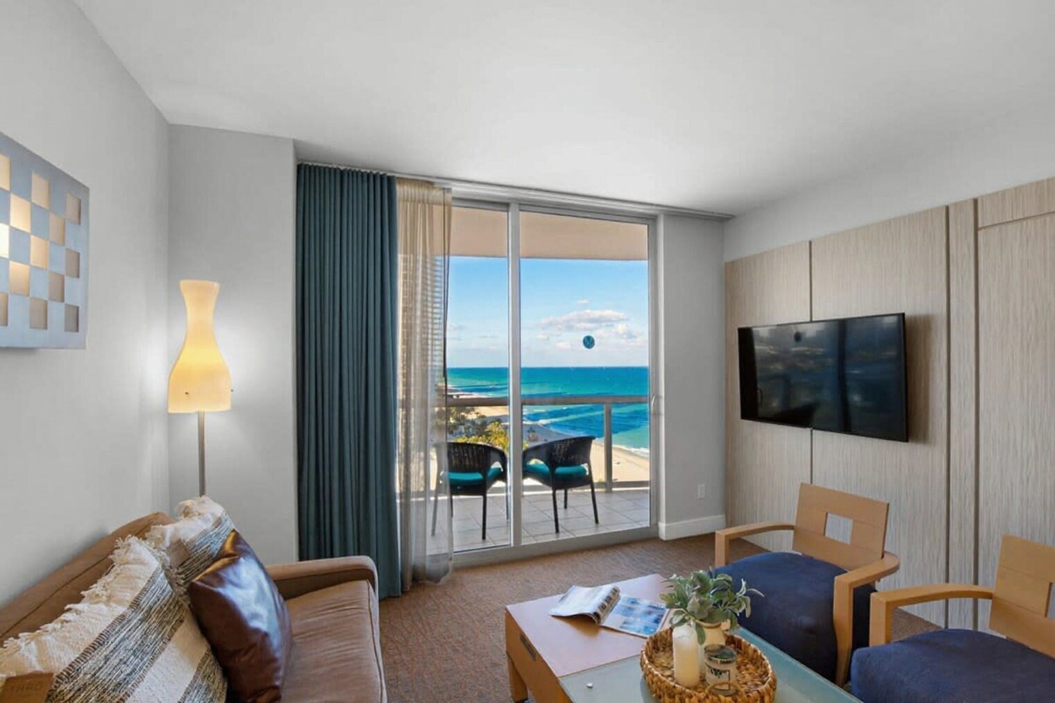 Building Photo - 18683 Collins Ave