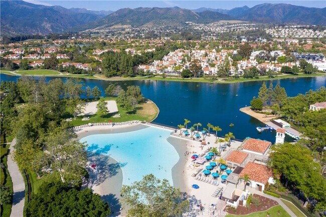 Building Photo - 26 Vía Cordoba