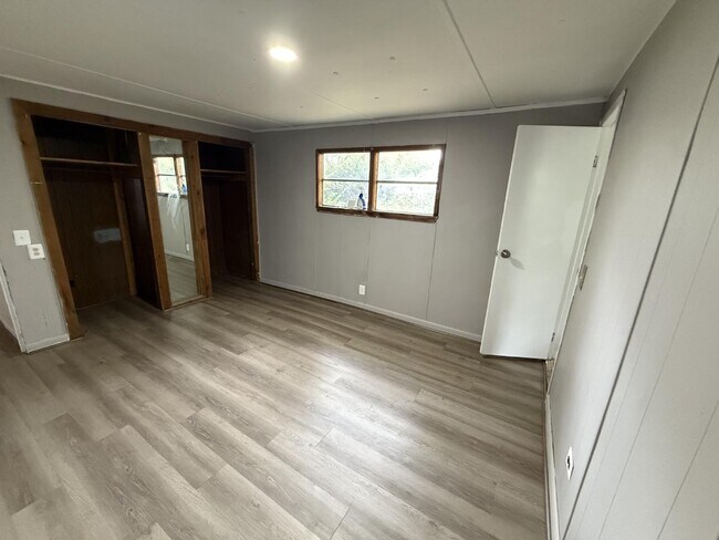 Building Photo - 54588 Marlee Rd