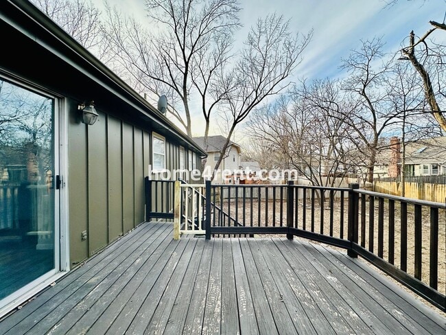Building Photo - A Lovely Four Bedroom Home in Lenexa w/ Wood Floors, Finished Basement and a Fenced Yard!