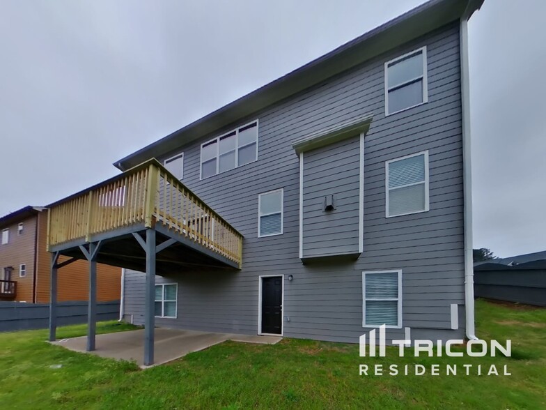 Building Photo - 3751 Lanier Dr