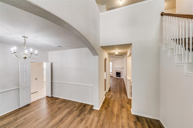 Building Photo - 9121 Portage Ln