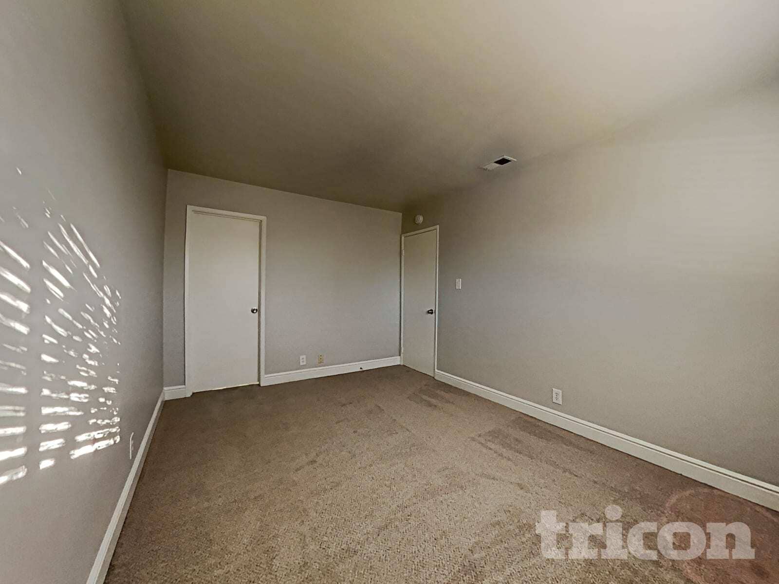 Building Photo - 4673 Tallyho Dr