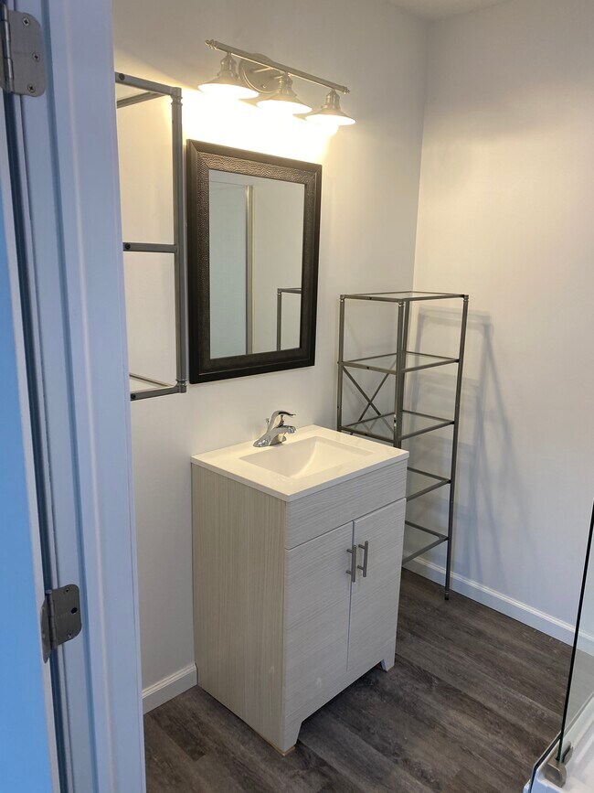 Building Photo - 439 N Salina St