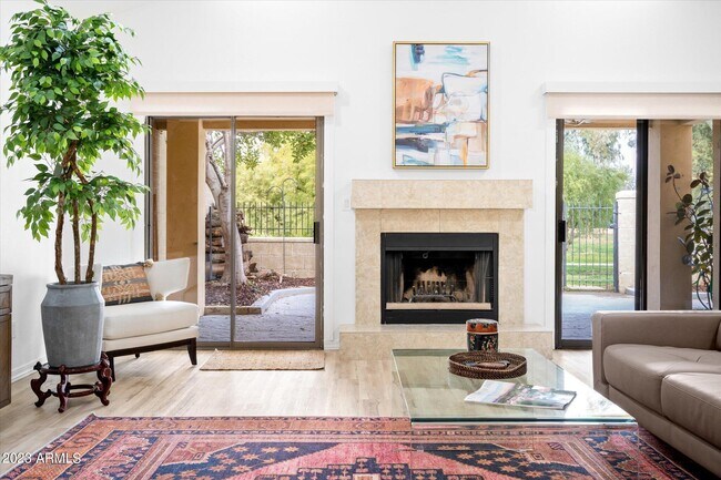 Building Photo - 8844 E San Rafael Dr