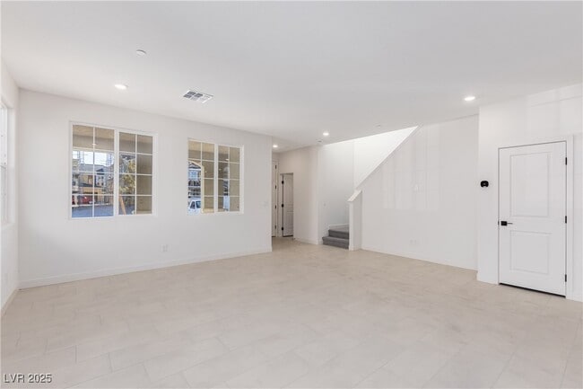 Building Photo - 2611 Aversa St