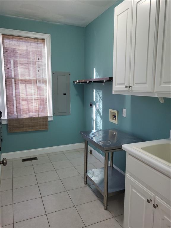 Building Photo - 8291 Fairway Dr