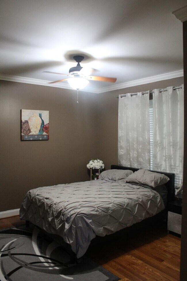 Building Photo - 4 Bedroom Single Family Home in Nashville