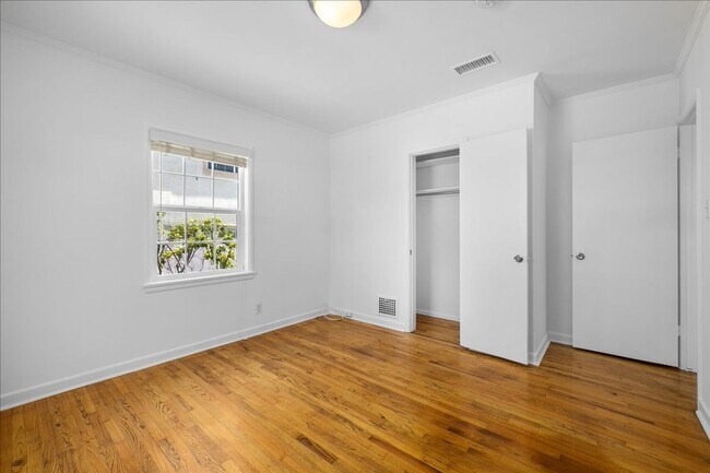 Building Photo - Corner lot home on a classic tree lined Beverly Hills street