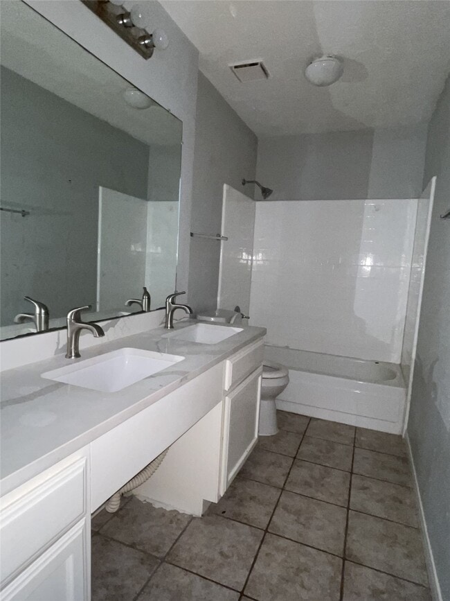 Building Photo - 3443 Nutwood Ln