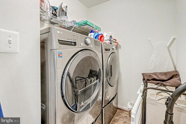 Building Photo - 13773 Night Sky Dr