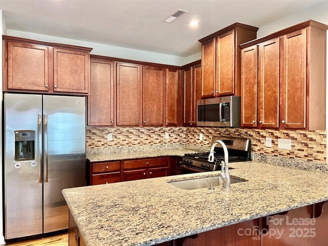 Building Photo - 310 Willow Wood Ct