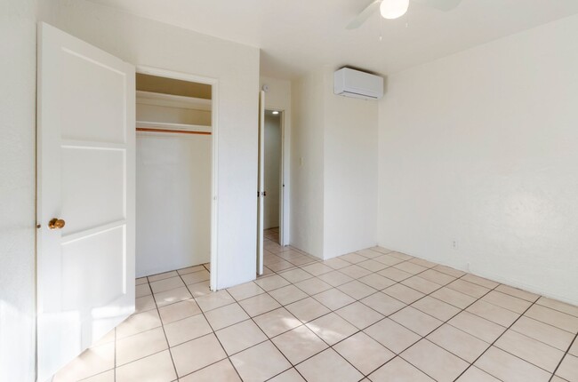 Building Photo - Charming 1-bedroom, 1-bath home in Tucsons most iconic neighborhood!