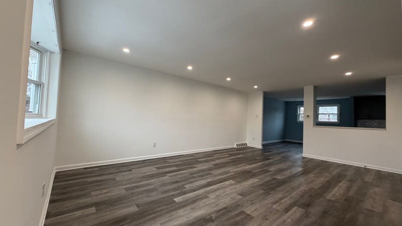 Building Photo - 12611 Biscayne Dr