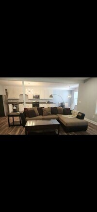 Building Photo - 218 Woodley Ct