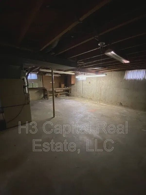 Building Photo - 2111 Clark Ave