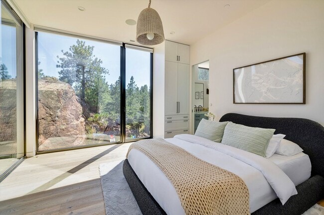 Building Photo - Private Foothills Sanctuary Minutes from Downtown | 5BD/4.5BA | Unlimited Views